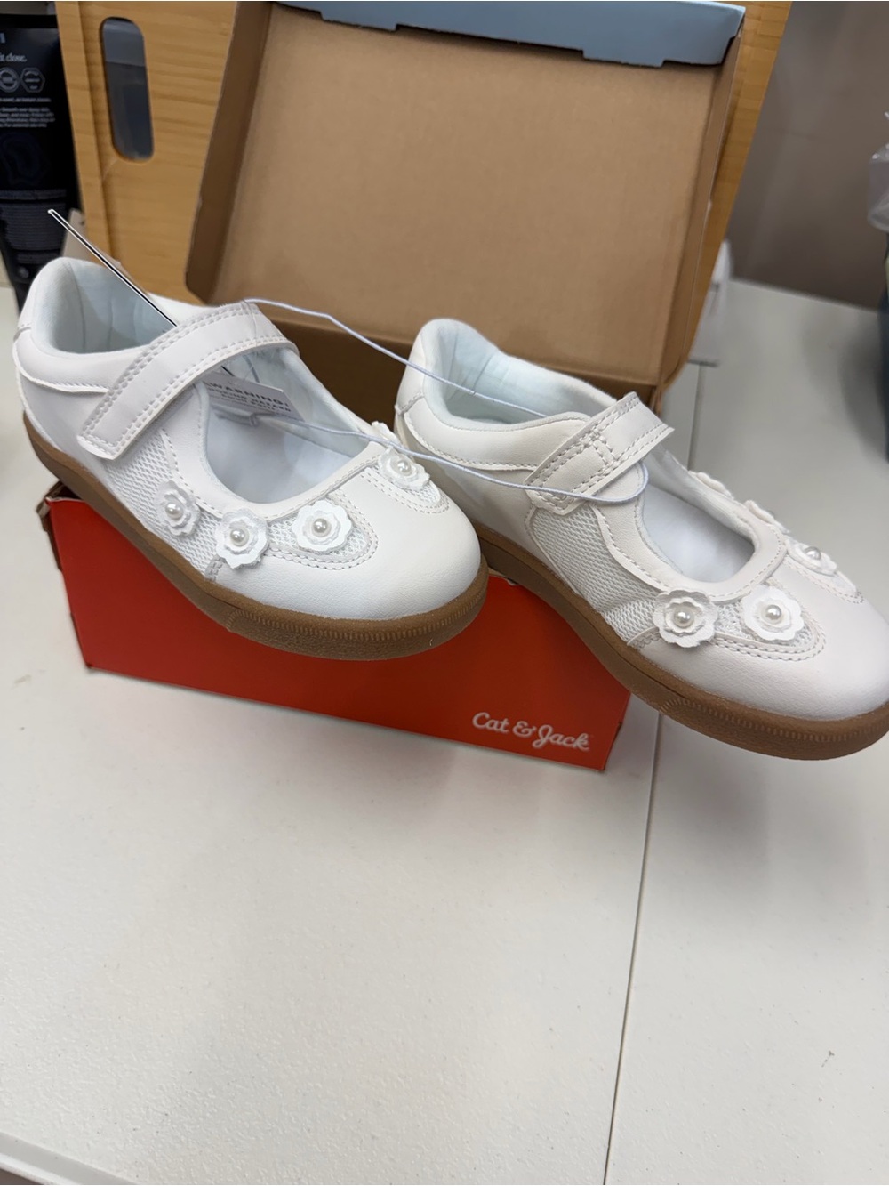 Cat & Jack White Toddler Girls' Size 11 Floral Mary Jane Shoes